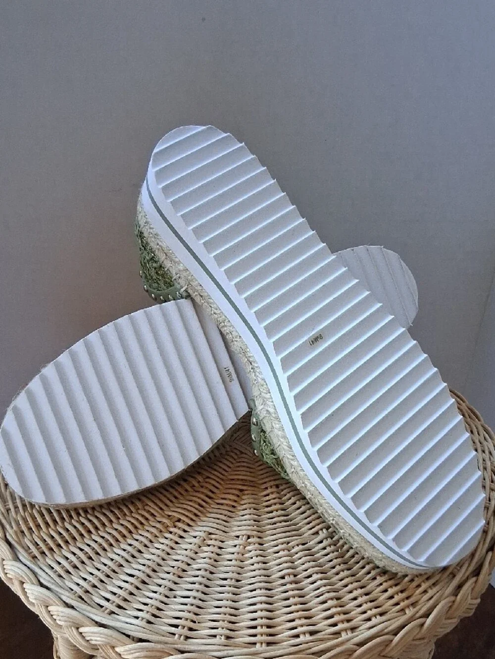 NWOB Jennifer Lopez Light Green Woven Espadrille Sandals with Ankle Straps